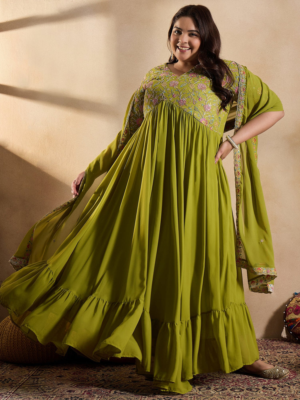 Women Floral Embroidered Thread Work Floral Georgette Kurta - ID