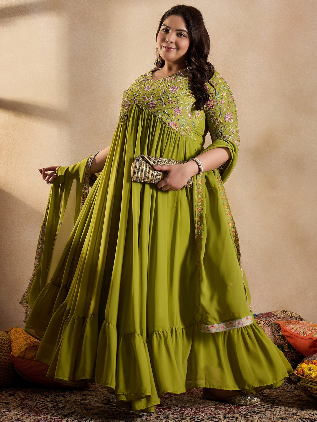 Women Floral Embroidered Thread Work Floral Georgette Kurta - ID