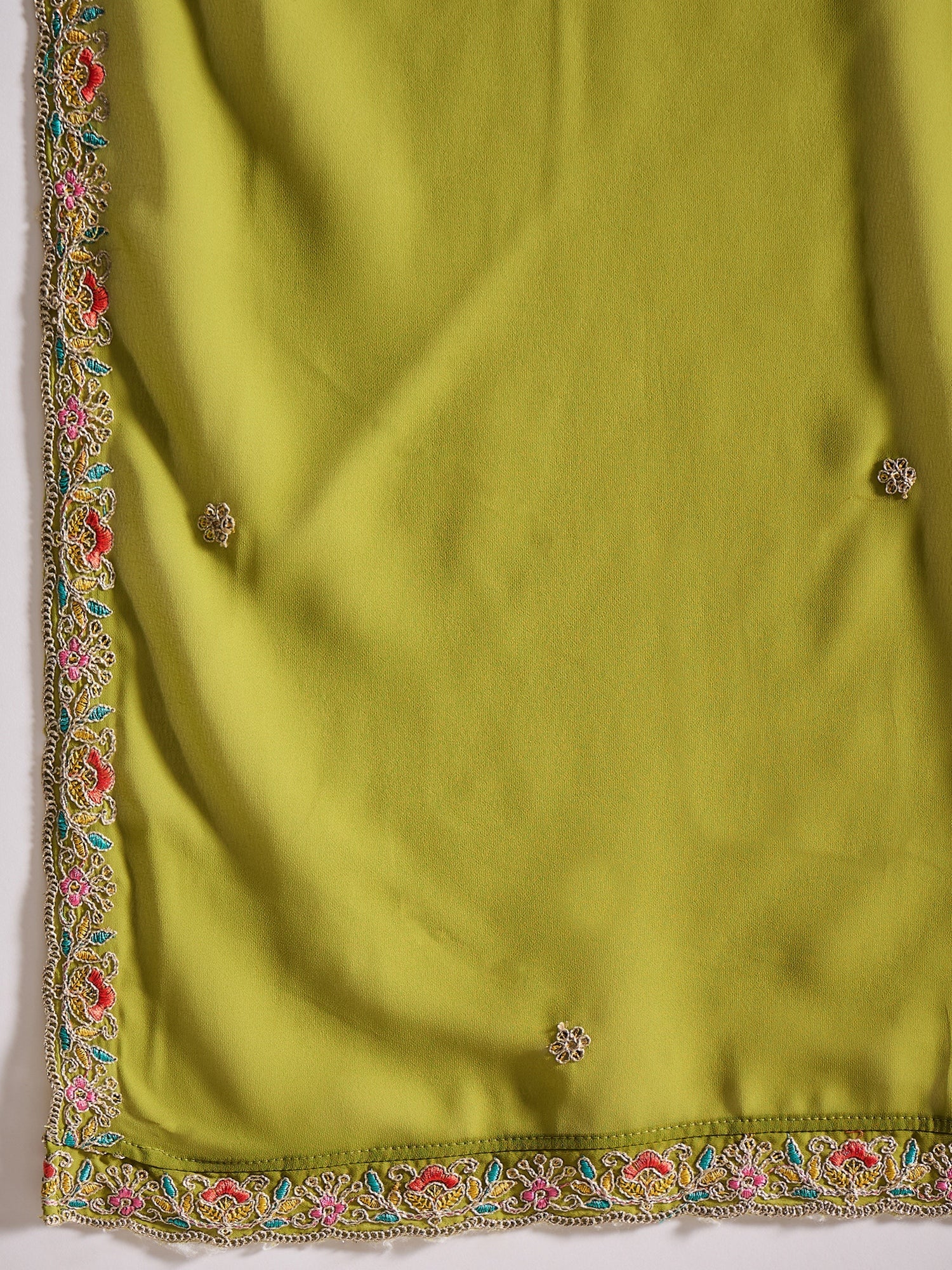 Women Floral Embroidered Thread Work Floral Georgette Kurta - ID