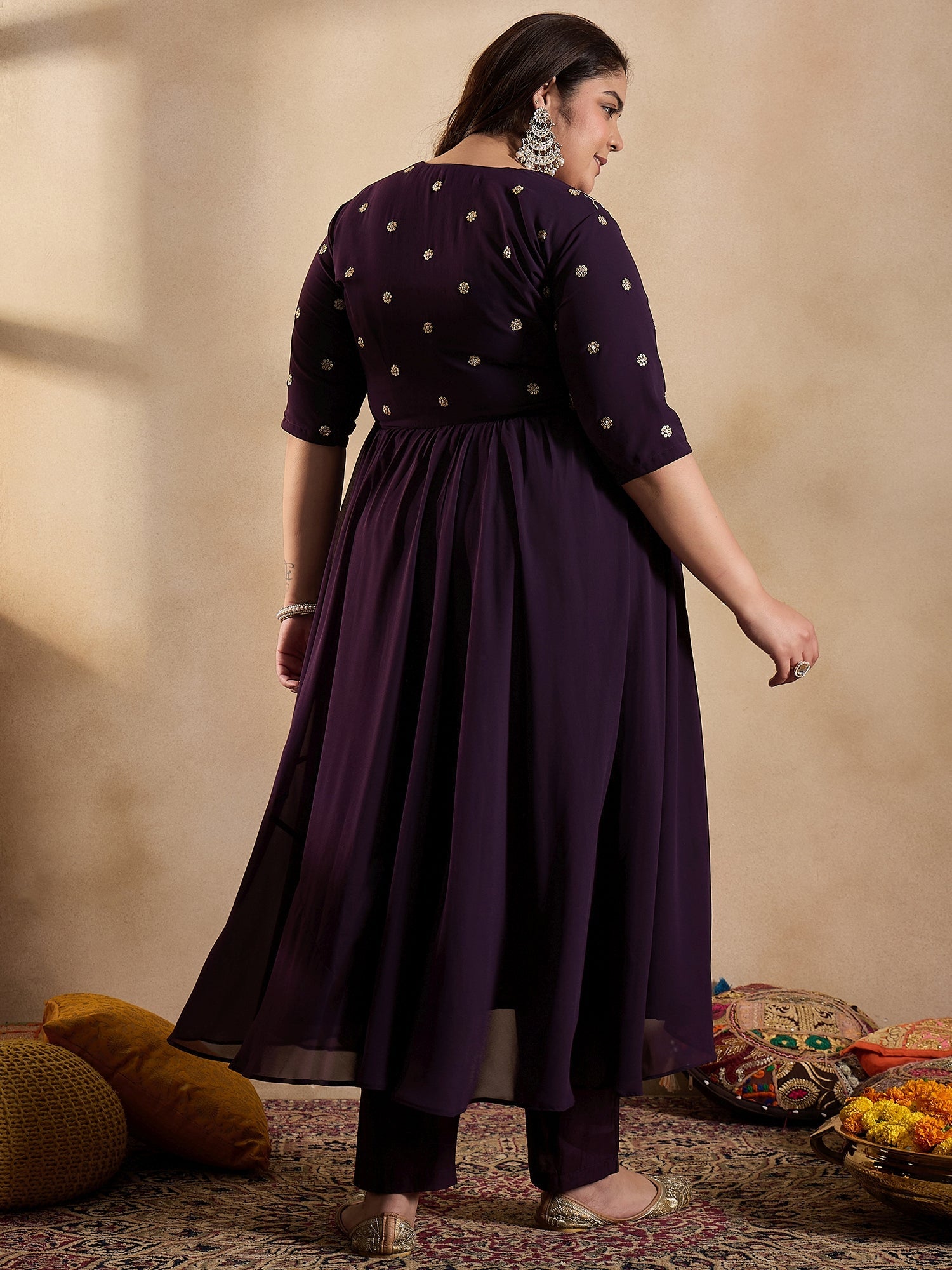 Floral Embroidered Empire Sequinned Georgette Anarkali Kurta with Trousers - ID