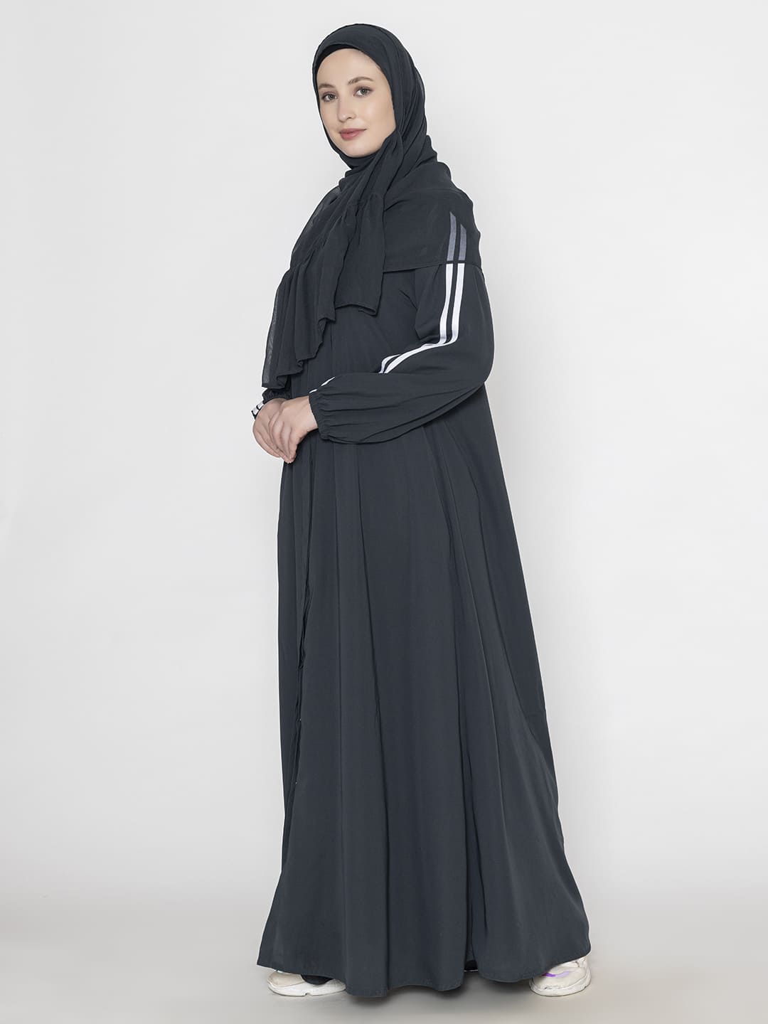 Sanash Sporty Abaya With Elasticated Sleeves & Scarf