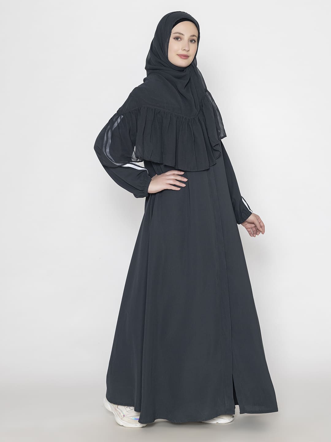 Sanash Sporty Abaya With Elasticated Sleeves & Scarf