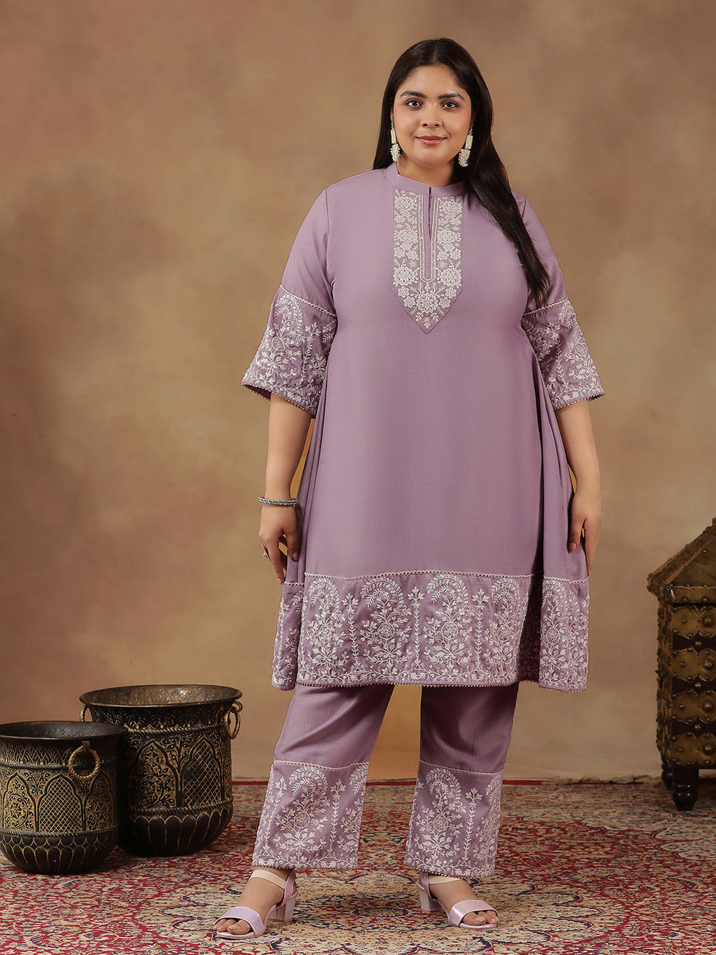 Women Floral Embroidered Regular Thread Work Kurta with Palazzos - ID