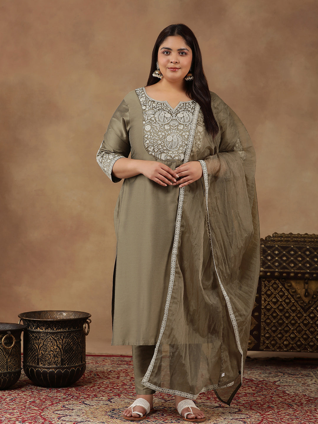 Plus Size Floral Embroidered Thread Work Kurta With Trousers & Dupatta - ID