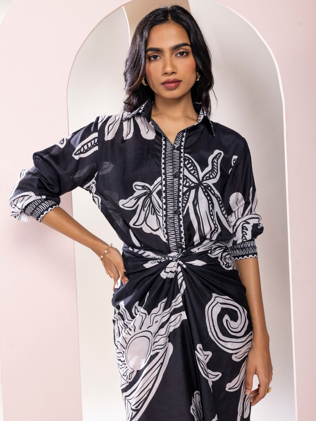 Chalk Printed Printed Wraped Skirt Set (Set Of 2)