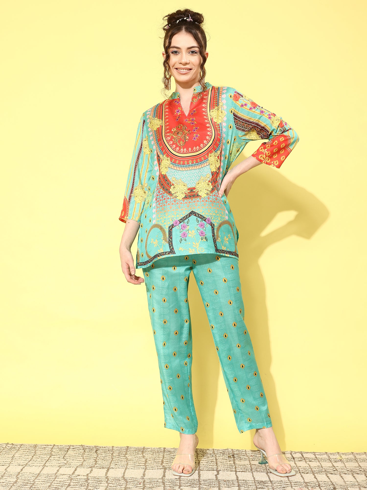 Women Printed Tunic with Trousers Co-Ords