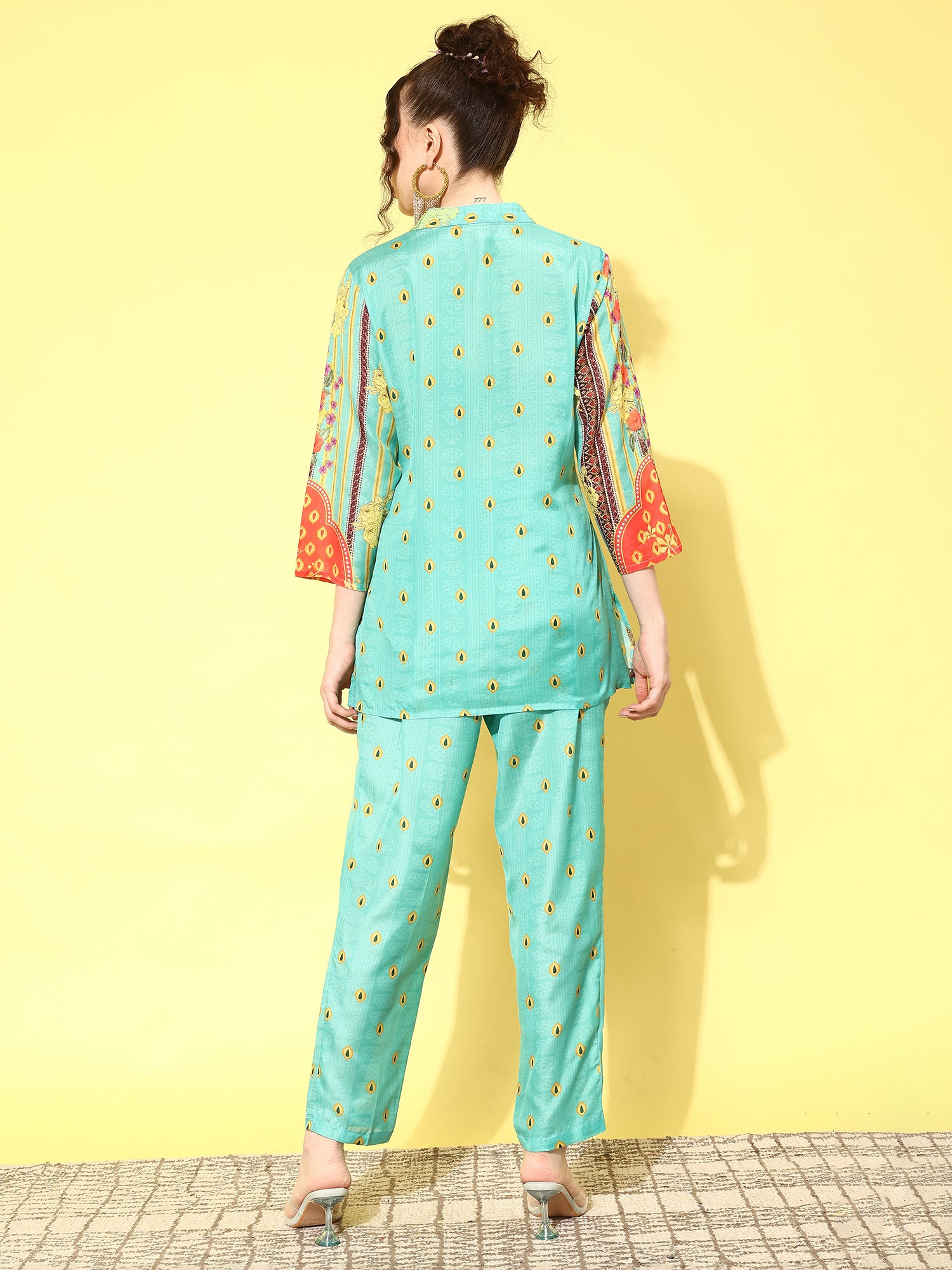 Women Printed Tunic with Trousers Co-Ords