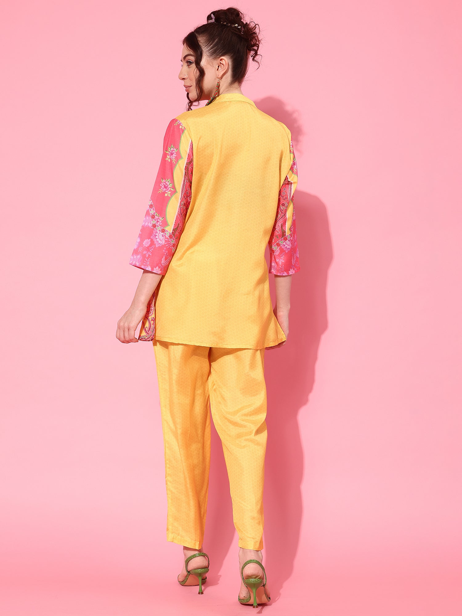 Women Printed Tunic with Trousers Co-Ords