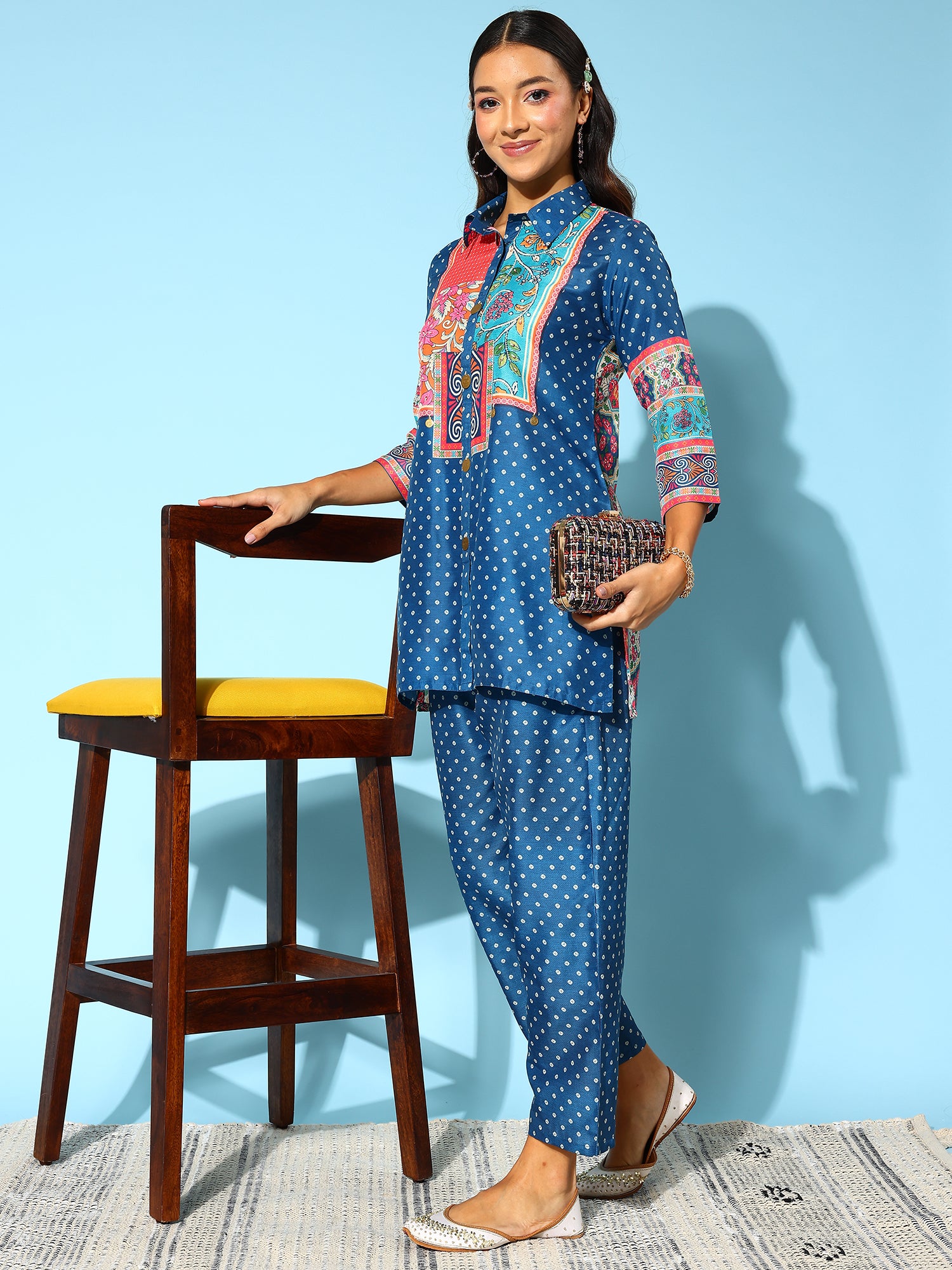 Women Ethnic Motifs Printed Regular Kurti & Trousers