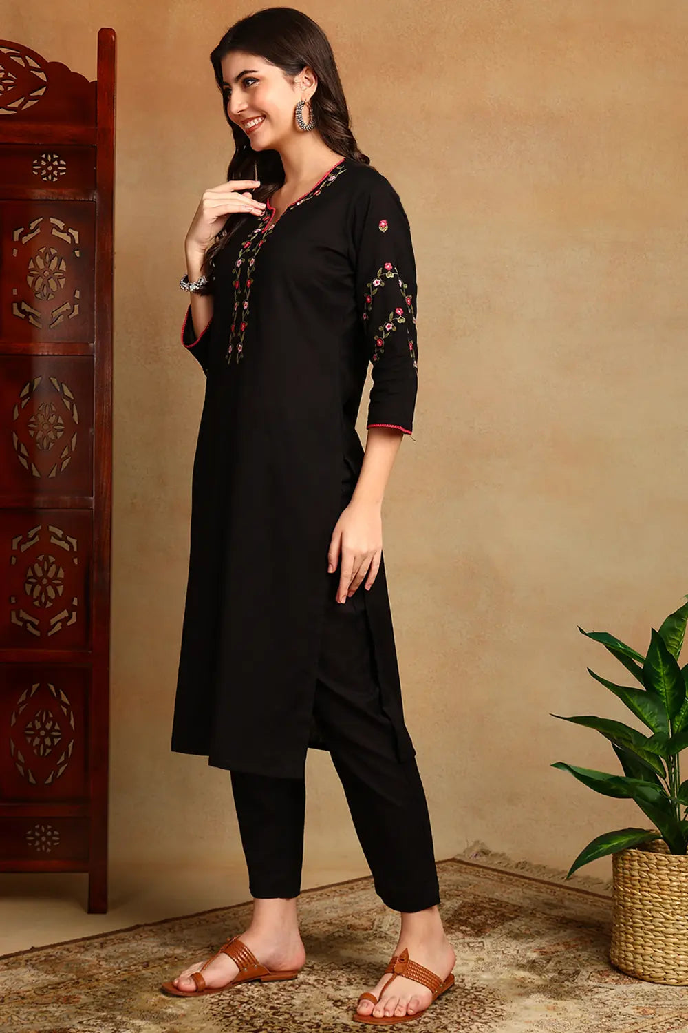 Black Embroidered Flax Linen Kurta