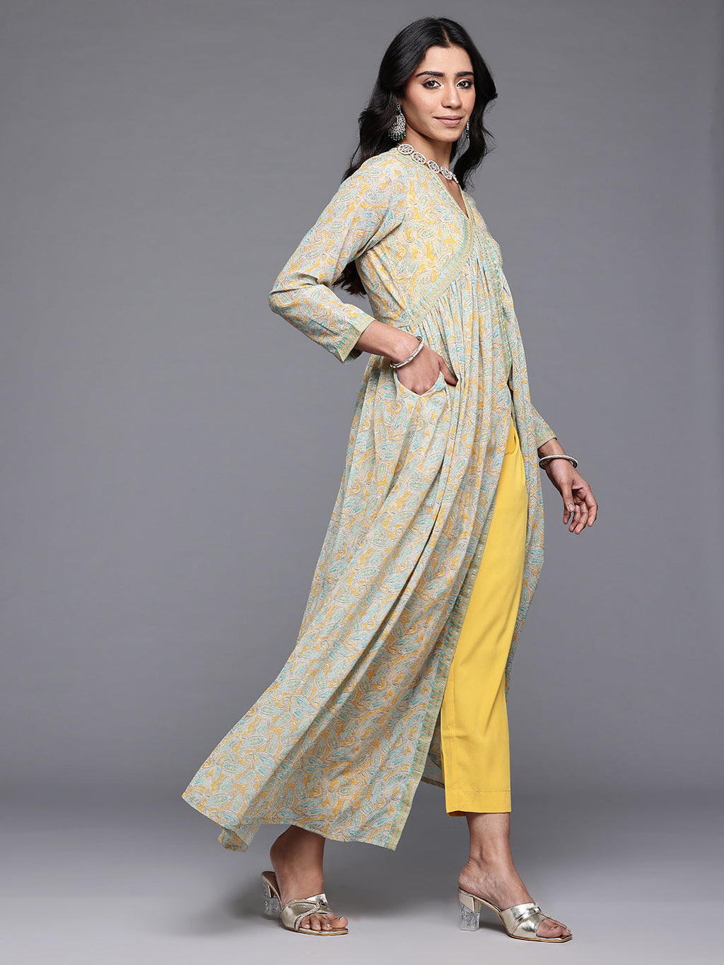 Ahalyaa Paisley Printed High Slit Kurta with Trousers-AH