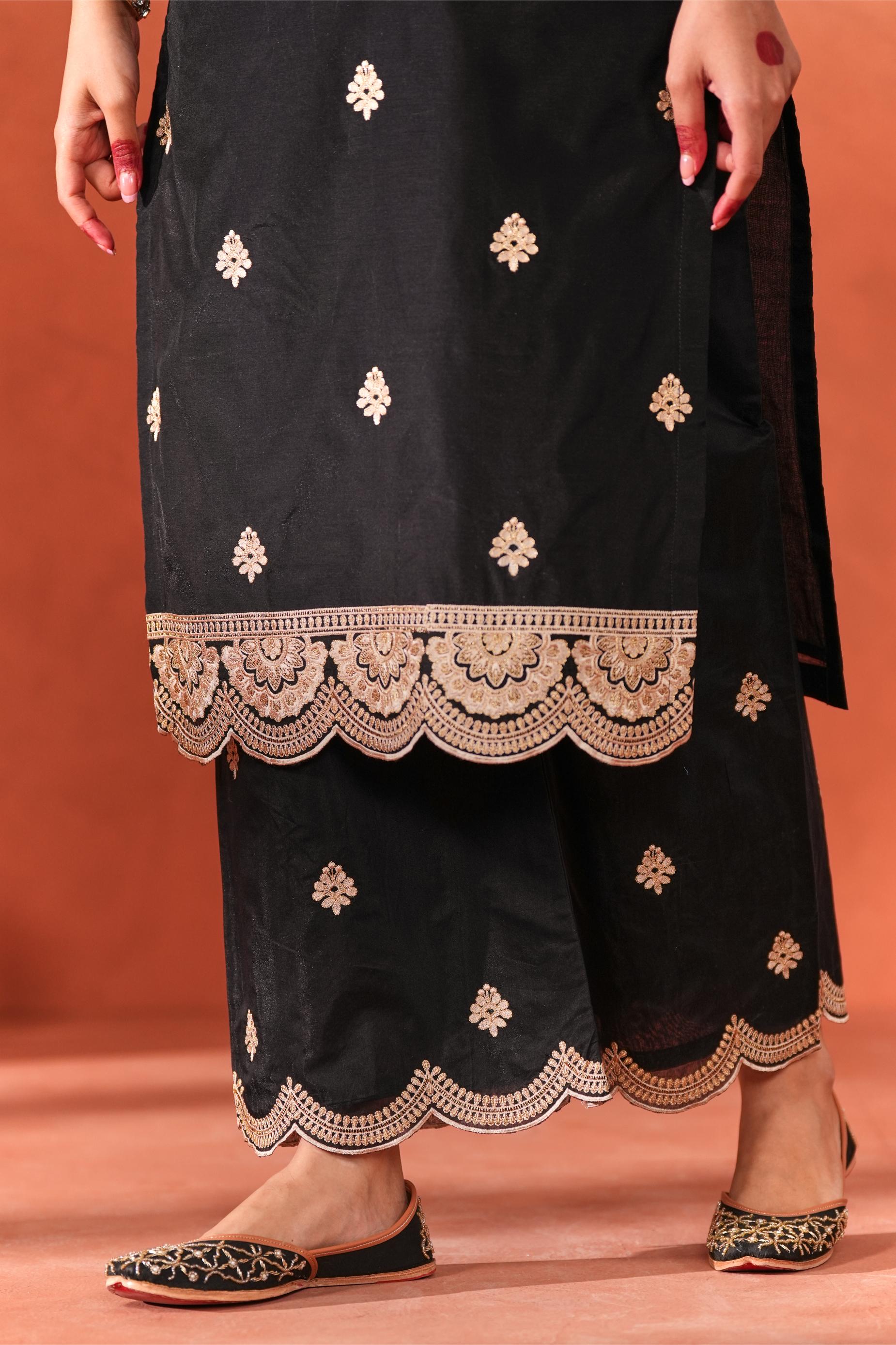 Rangraas - Black embroidered Chanderi silk suit set- NV