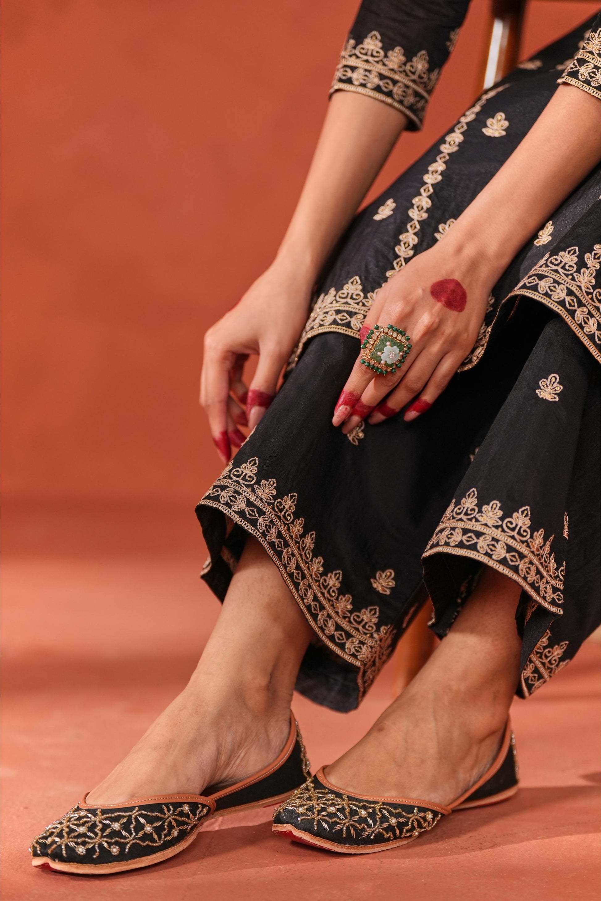 Fannah - Black Chanderi Embroidered Suit Set- NV