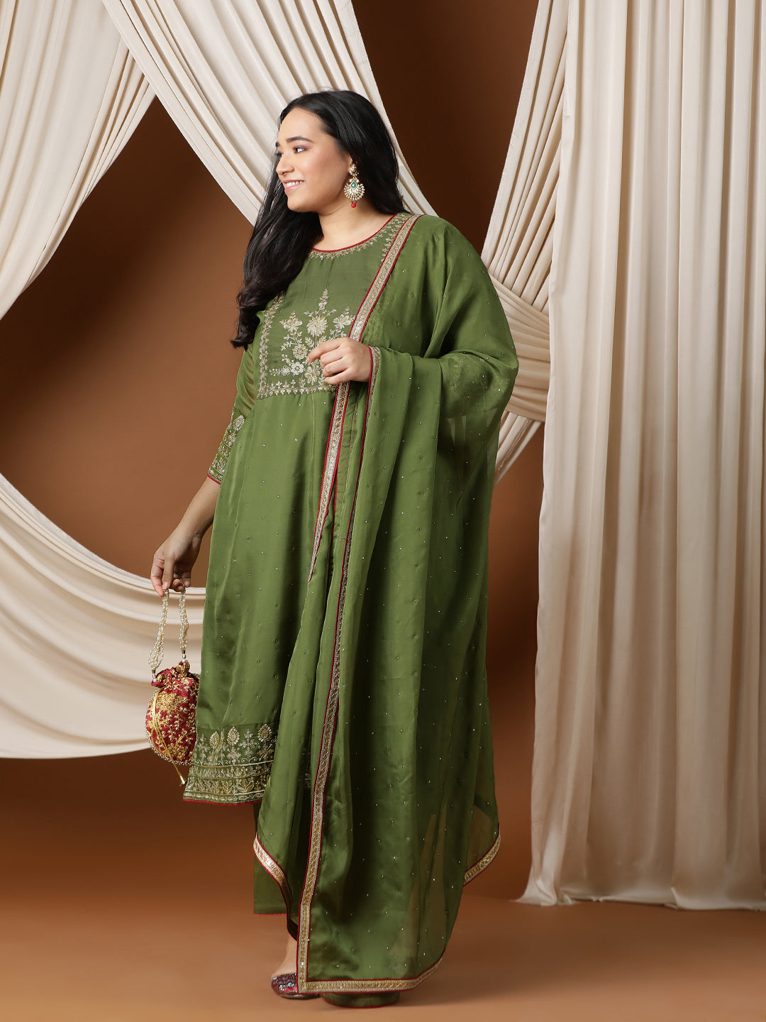 Women Floral Embroidered Regular Mukaish Kurta with Trousers & With Dupatta - ID