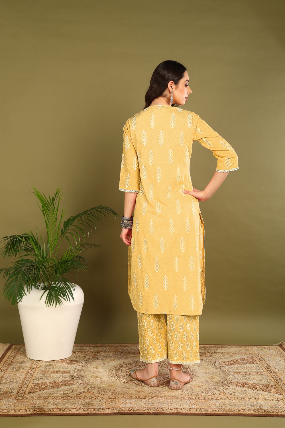 Yellow-White Khari Kurta (Set of 2)