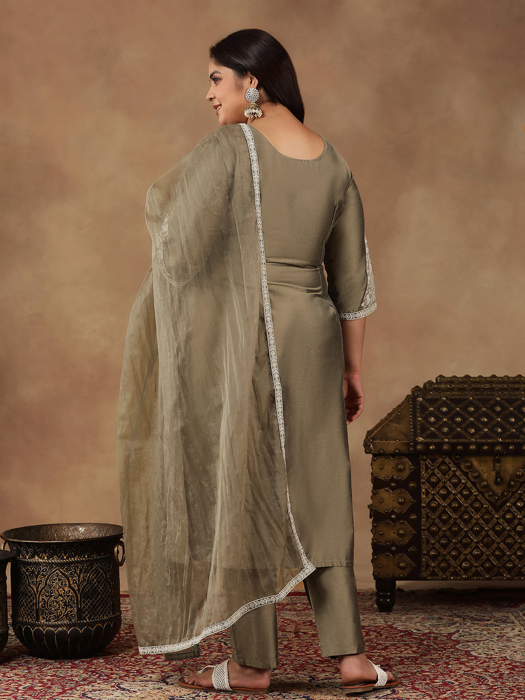 Plus Size Floral Embroidered Thread Work Kurta With Trousers & Dupatta - ID