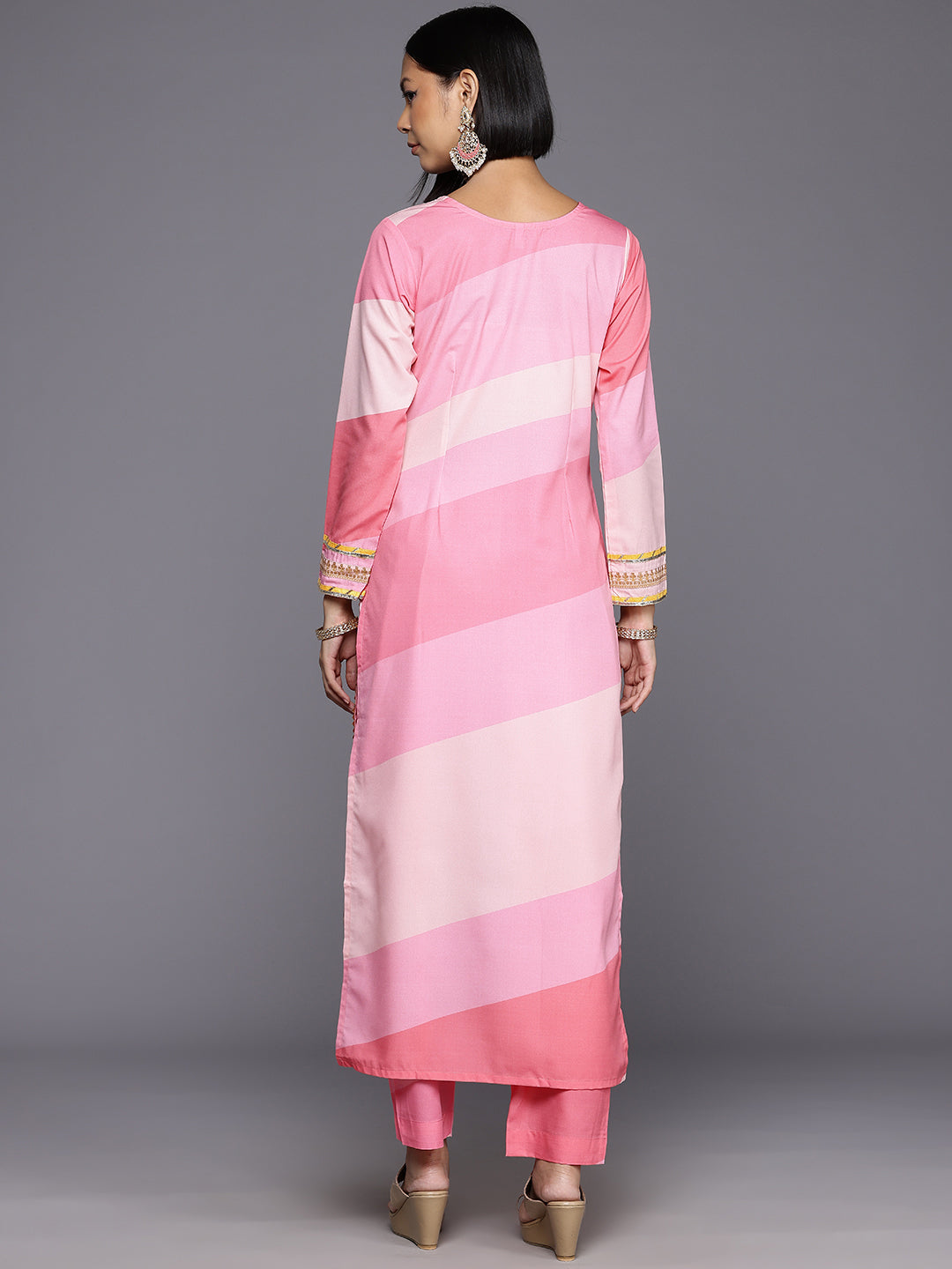 Colourblocked Regular Gotta Patti Kurta with Trousers