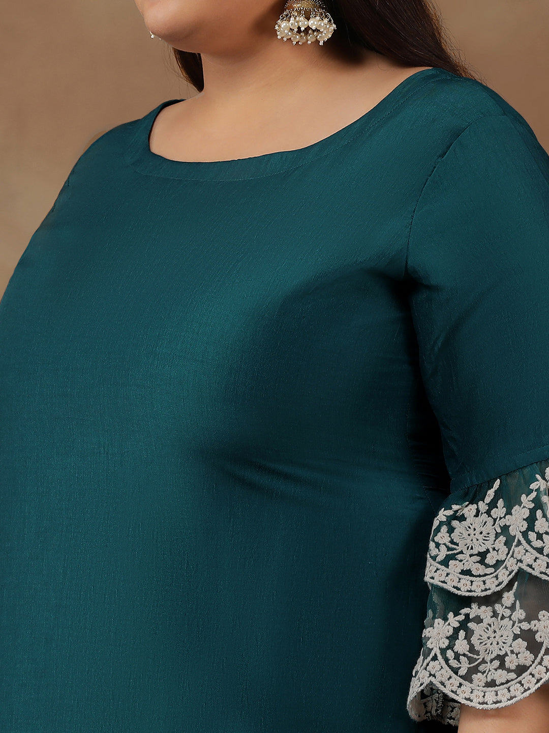 Plus Size Embroidered Thread Work Straight Kurta With Trousers & Dupatta - ID