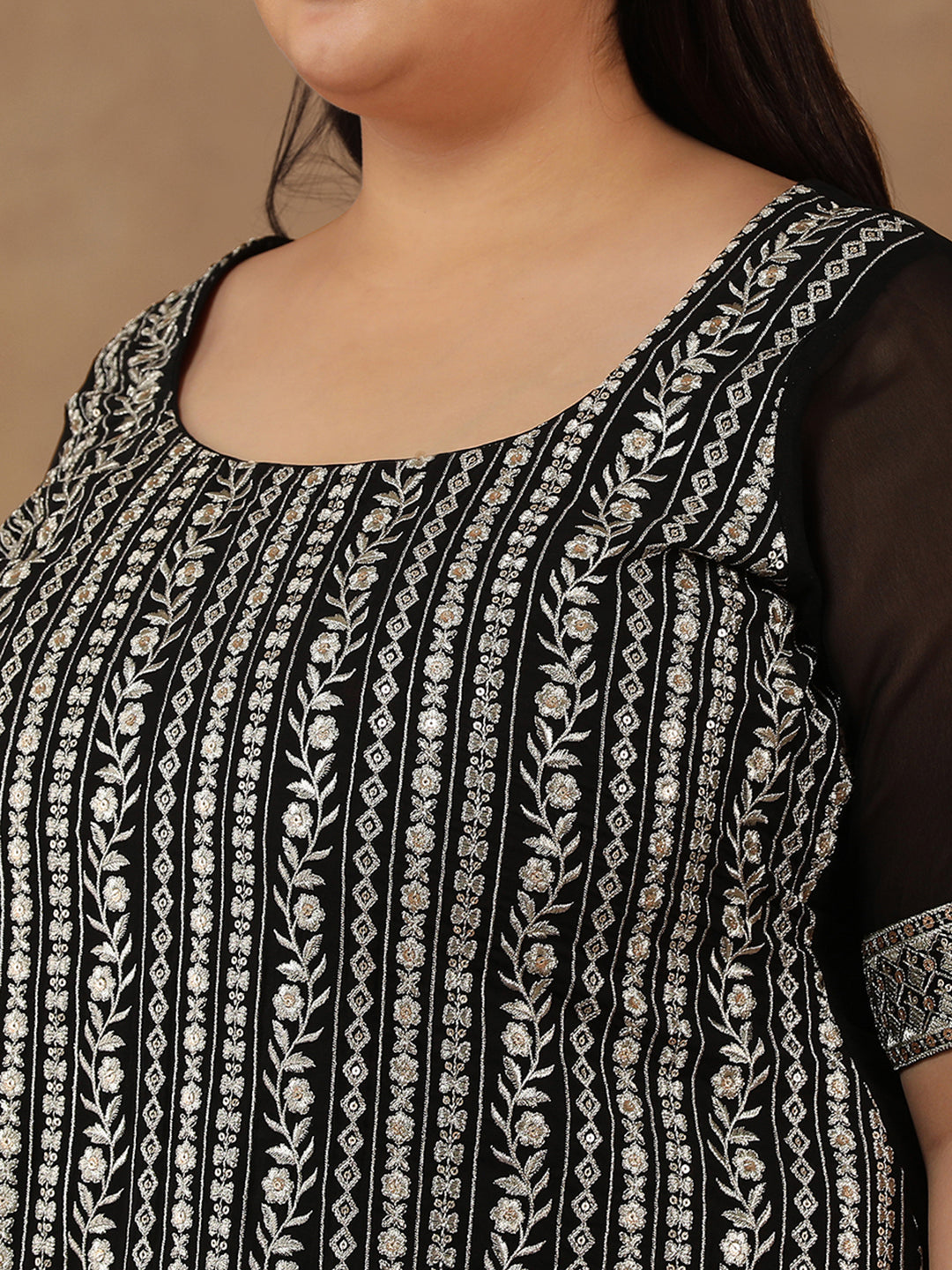 Plus Size Floral Embroidered Thread Work Straight Kurta With Sharara & Dupatta - ID