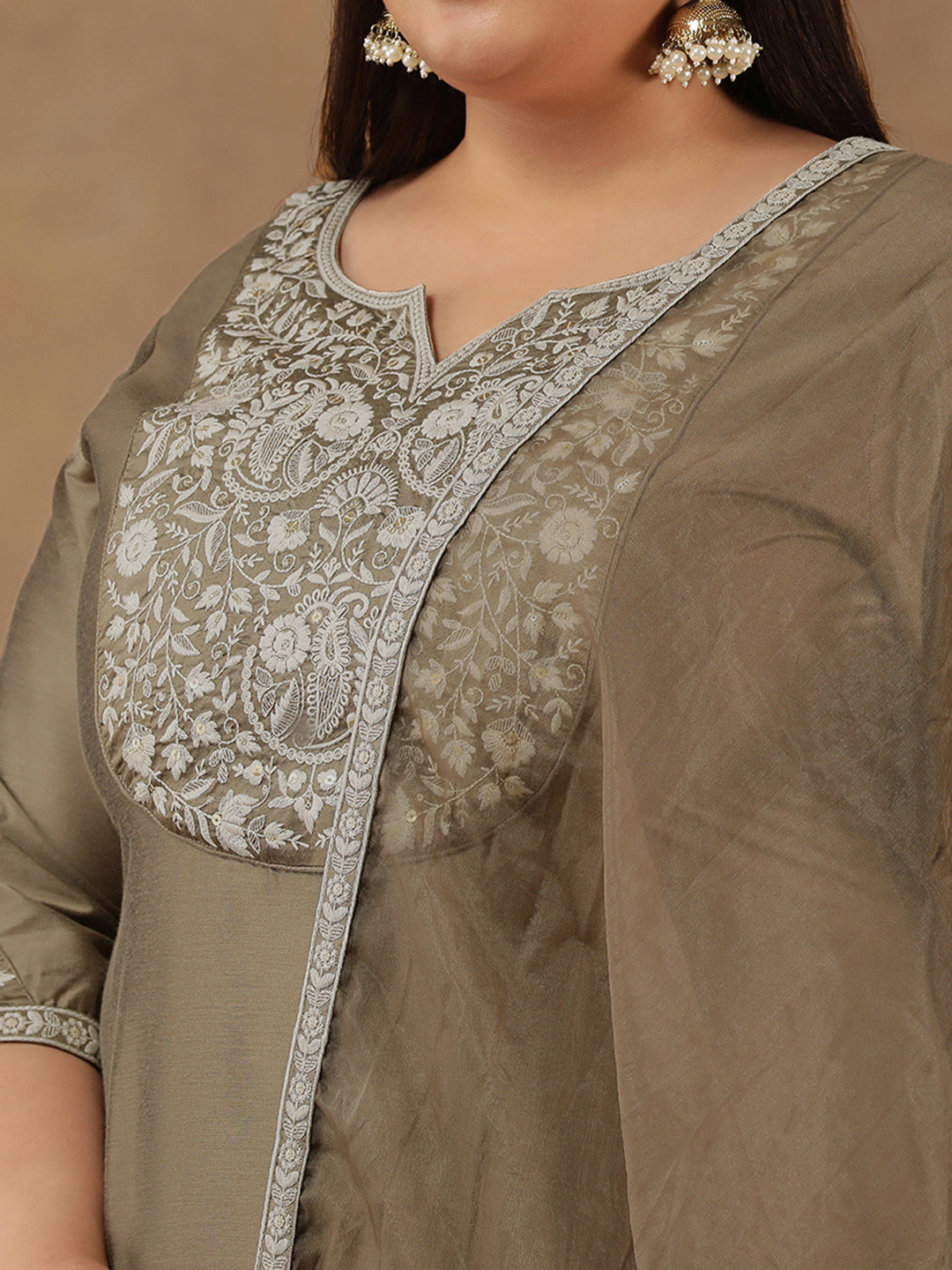 Plus Size Floral Embroidered Thread Work Kurta With Trousers & Dupatta - ID