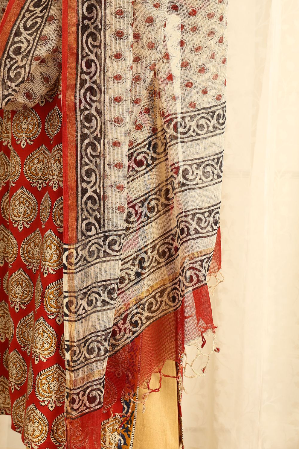 Maroon-Cream Bagru Kota Doria Dupatta