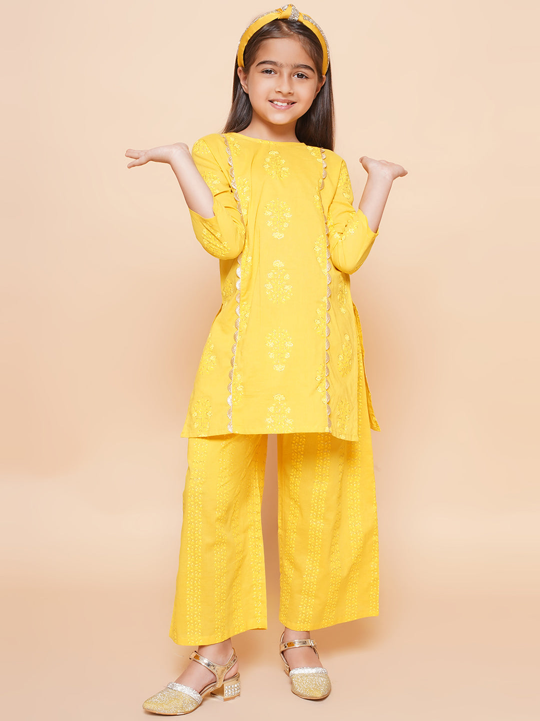 Girls Ethnic Motifs Printed Gotta Patti Pure Cotton Kurta & Palazzos