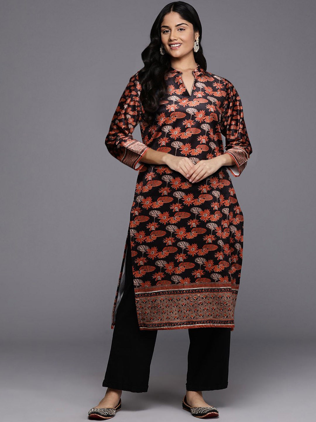 Women Floral Printed Gotta Patti Velvet Kurta