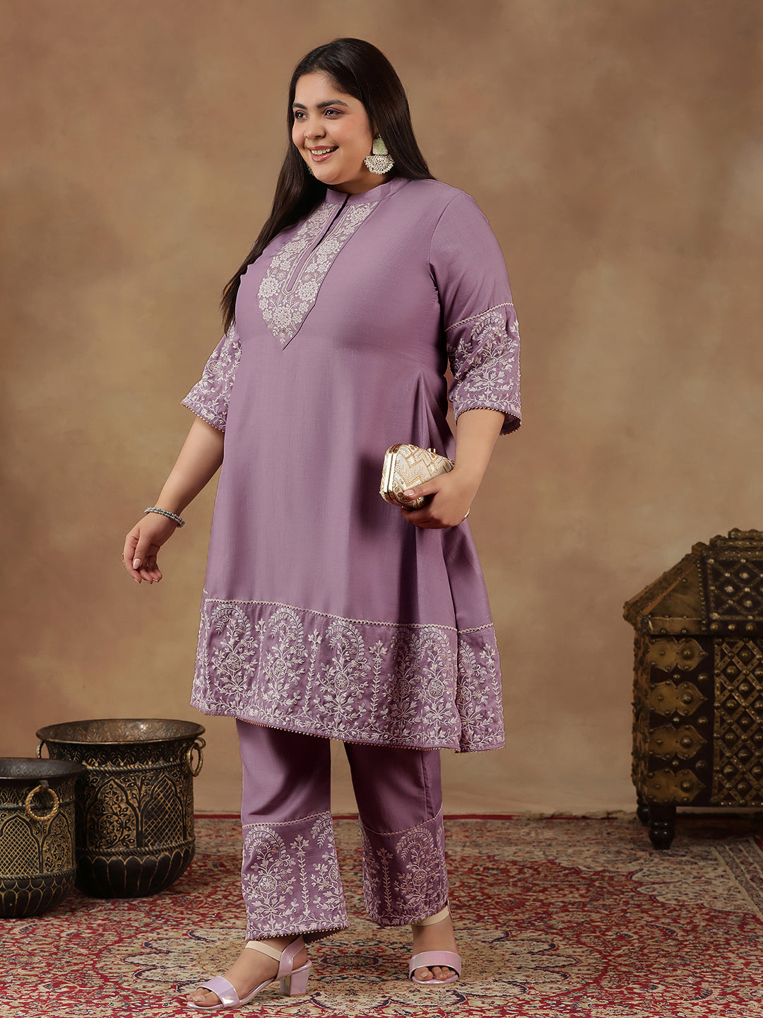 Women Floral Embroidered Regular Thread Work Kurta with Palazzos - ID