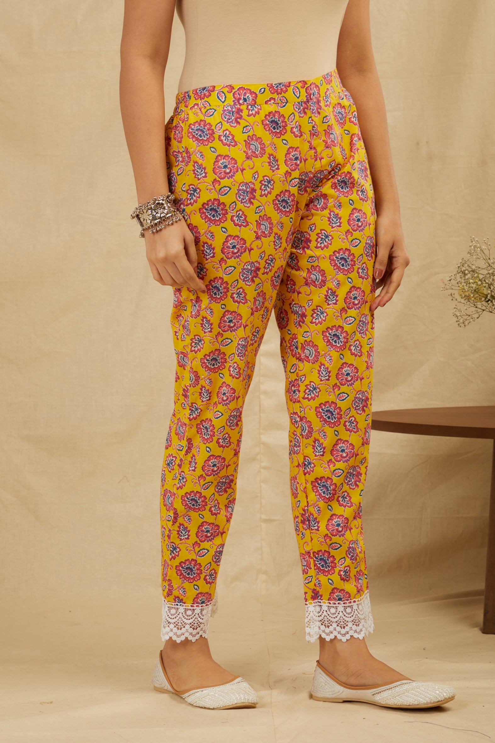 Mustard Printed Cotton Kurta Pant Set With Fancy Lace