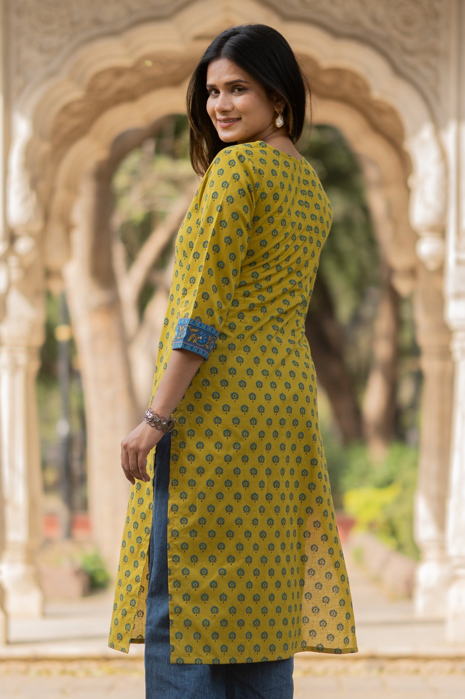 Green Barik Butti Printed Cotton Kurta