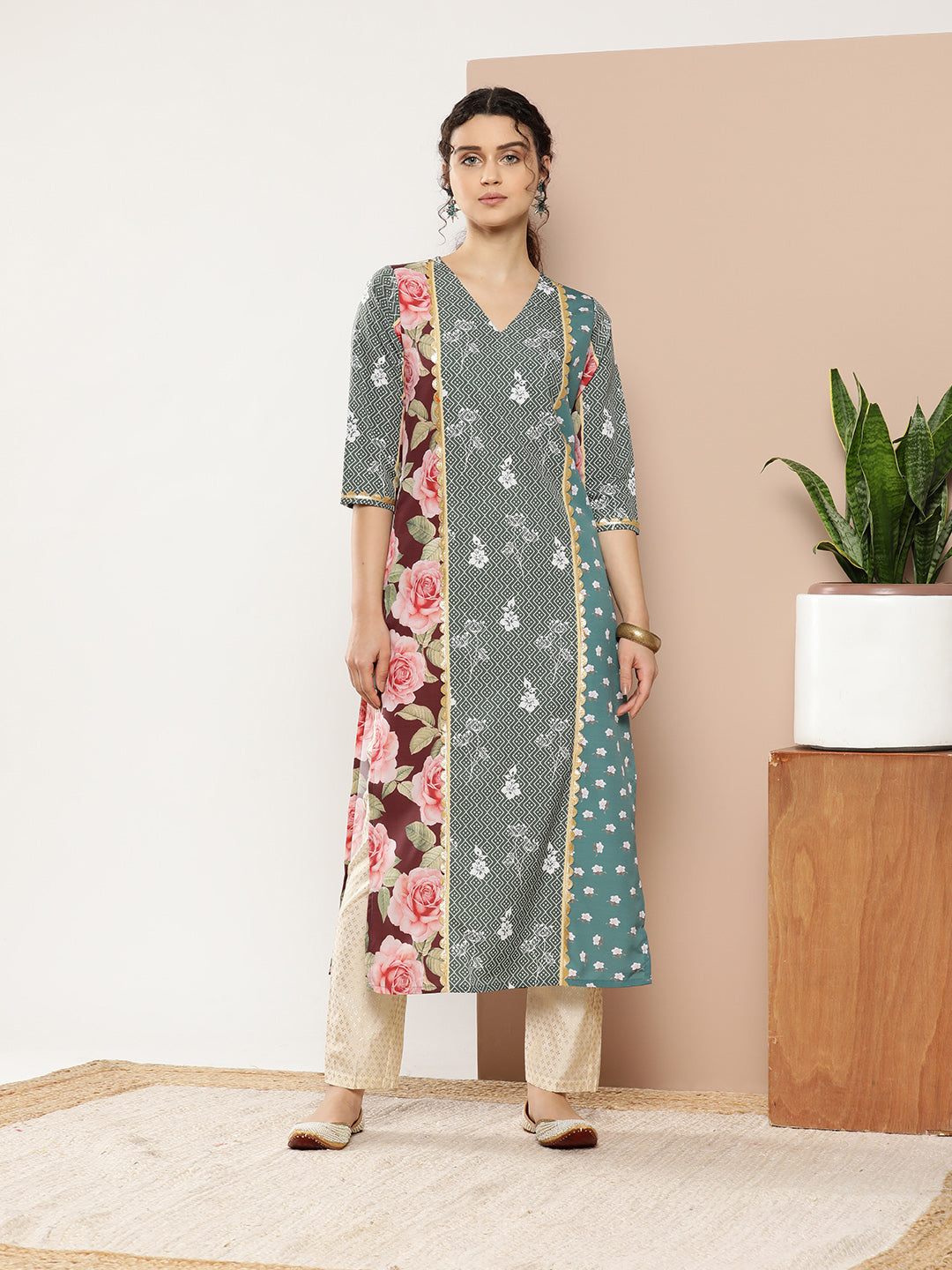 Green & Pink Floral Printed Gotta Patti Paneled Kurta