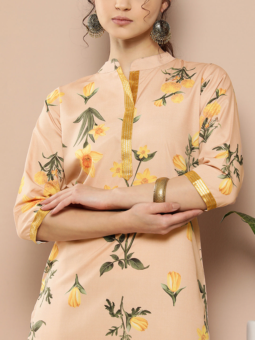 Ahalyaa Women Tan & Yellow Floral Printed Floral Crepe Kurta