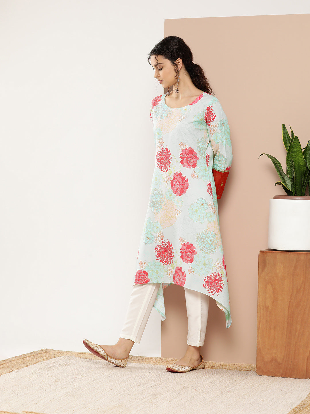 Turquoise Blue & Red Floral Printed Gotta Patti Kurta