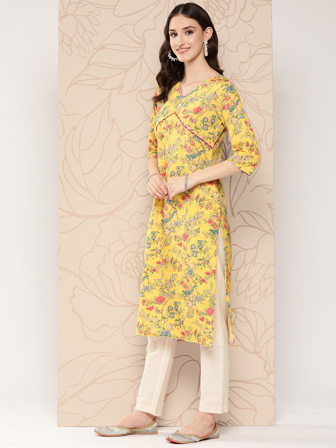 Ahalyaa Women Floral Printed Gotta Patti Crepe Kurta