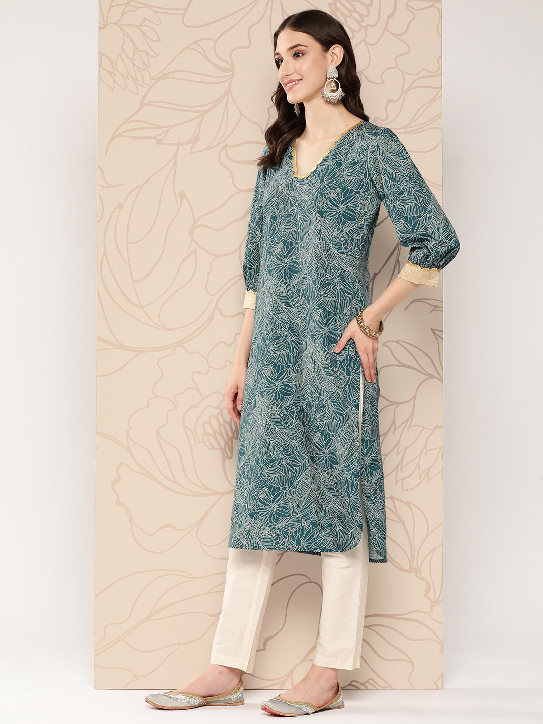 Ahalyaa Women Floral Printed Gotta Patti Crepe Kurta