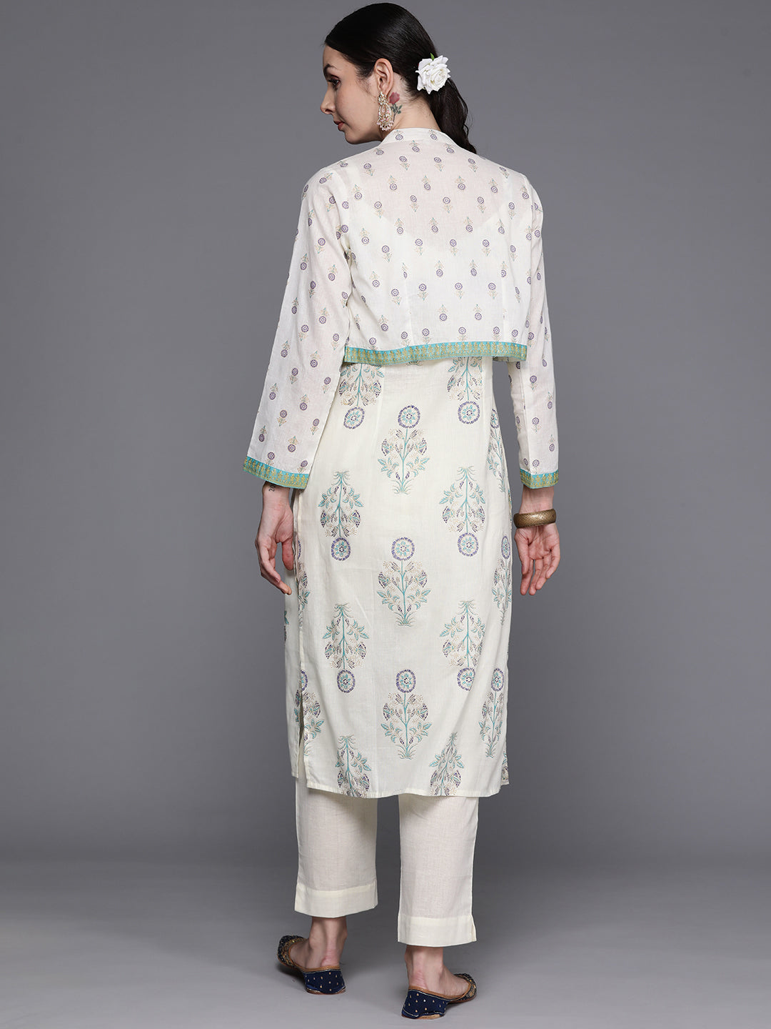 Ahalyaa Floral Printed Regular Pure Cotton Kurta with Trousers & Jacket