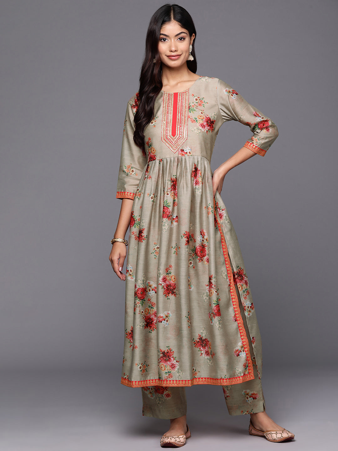 Ahalyaa Women Floral Printed Regular Kurta with Trousers