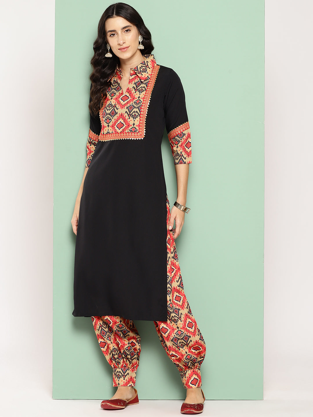 Black Placement Printed Gotta Patti Kurta with Printed Patiala