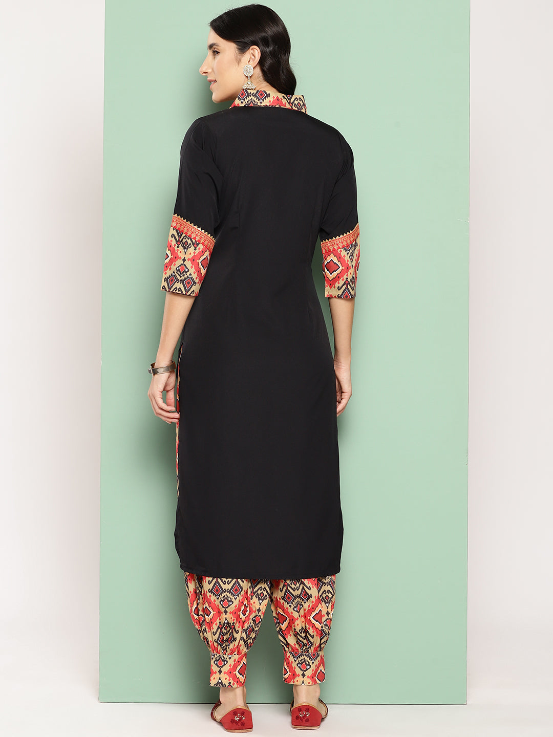 Black Placement Printed Gotta Patti Kurta with Printed Patiala