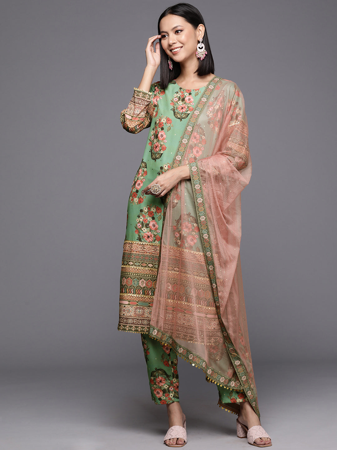 Ahalyaa Women Floral Printed Regular Kurta with Trousers & With Dupatta