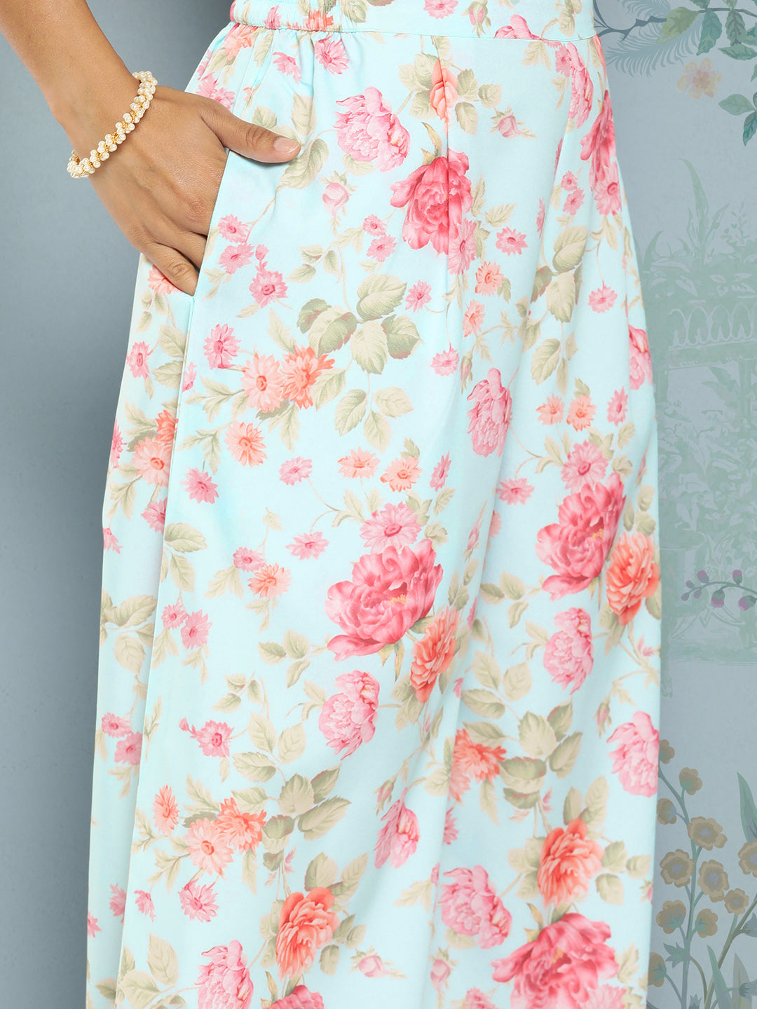 Ahalyaa Floral Printed Kurta With Palazzos