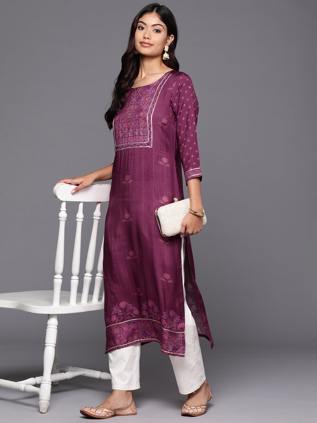 Ahalyaa Women Floral Printed Gotta Patti Kurta