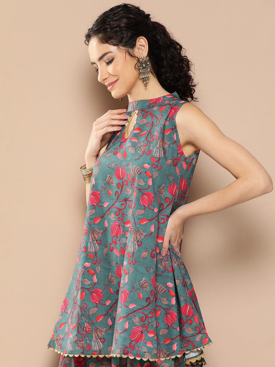 Ahalyaa Women Floral Printed Co-Ords