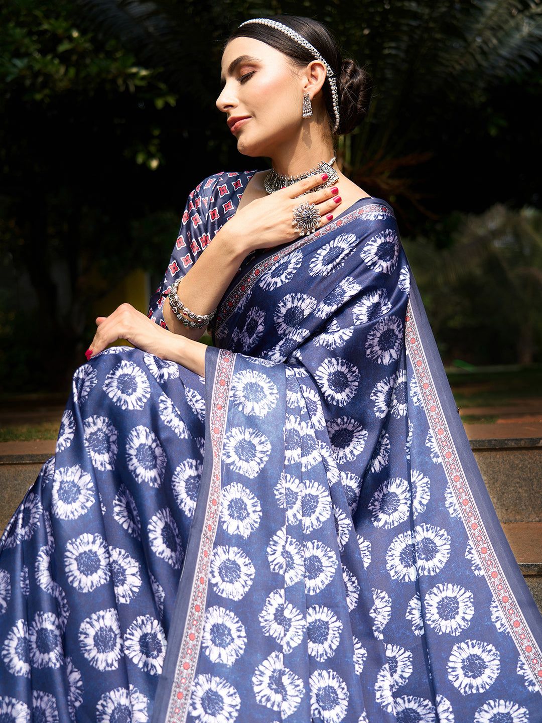 Crepe Navy Blue Digital Print Designer Saree With Blouse