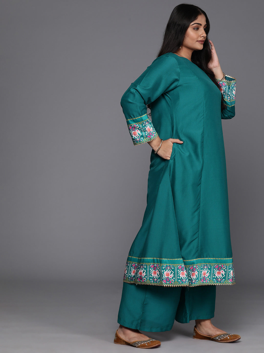 Plus Size Ethnic Motifs Printed Panelled Kurta with Palazzos & Dupatta