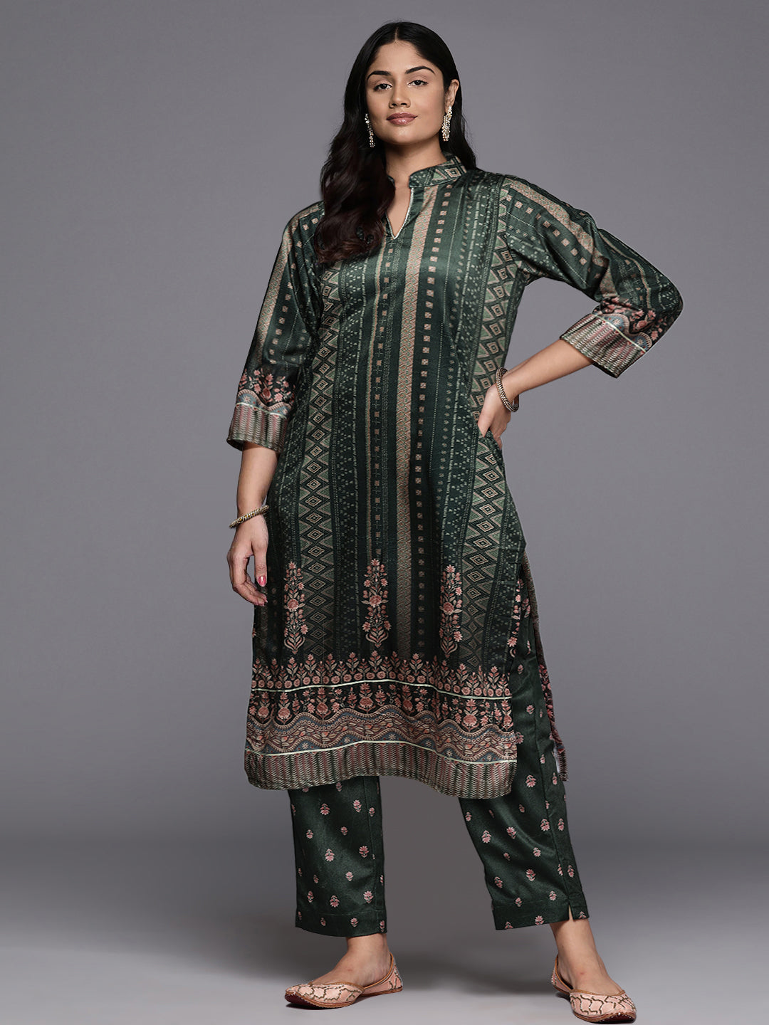 Ahalyaa Plus Size Digital Printed Velvet Kurta and Pant Set