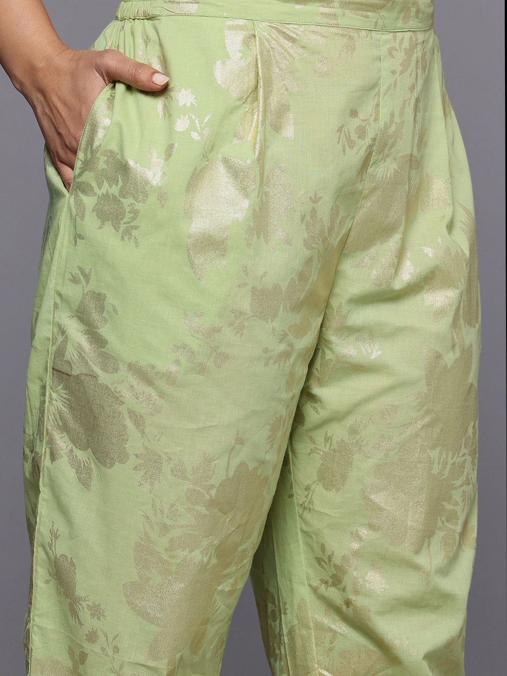 A PLUS BY AHALYAA Plus Size Floral Printed Panelled Pure Cotton Kurta Set & Dupatta-AH