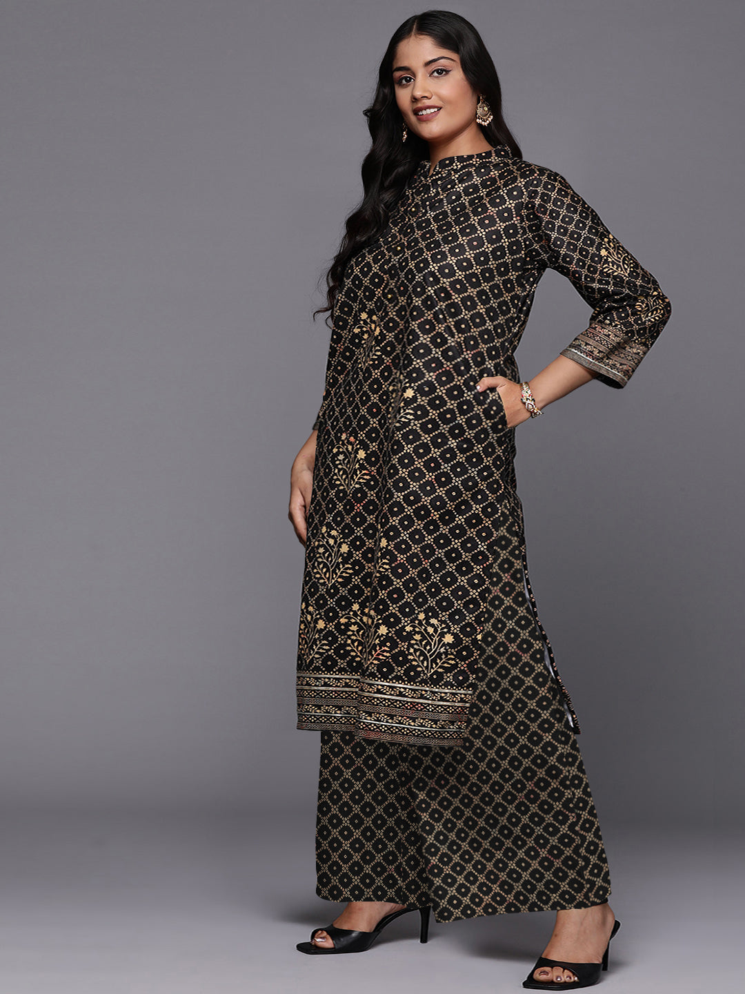 Women Bandhani Printed Regular Gotta Patti Velvet Kurta with Palazzos