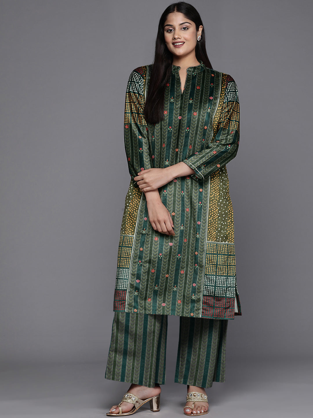 Women Printed Regular Gotta Patti Velvet Kurta with Palazzos