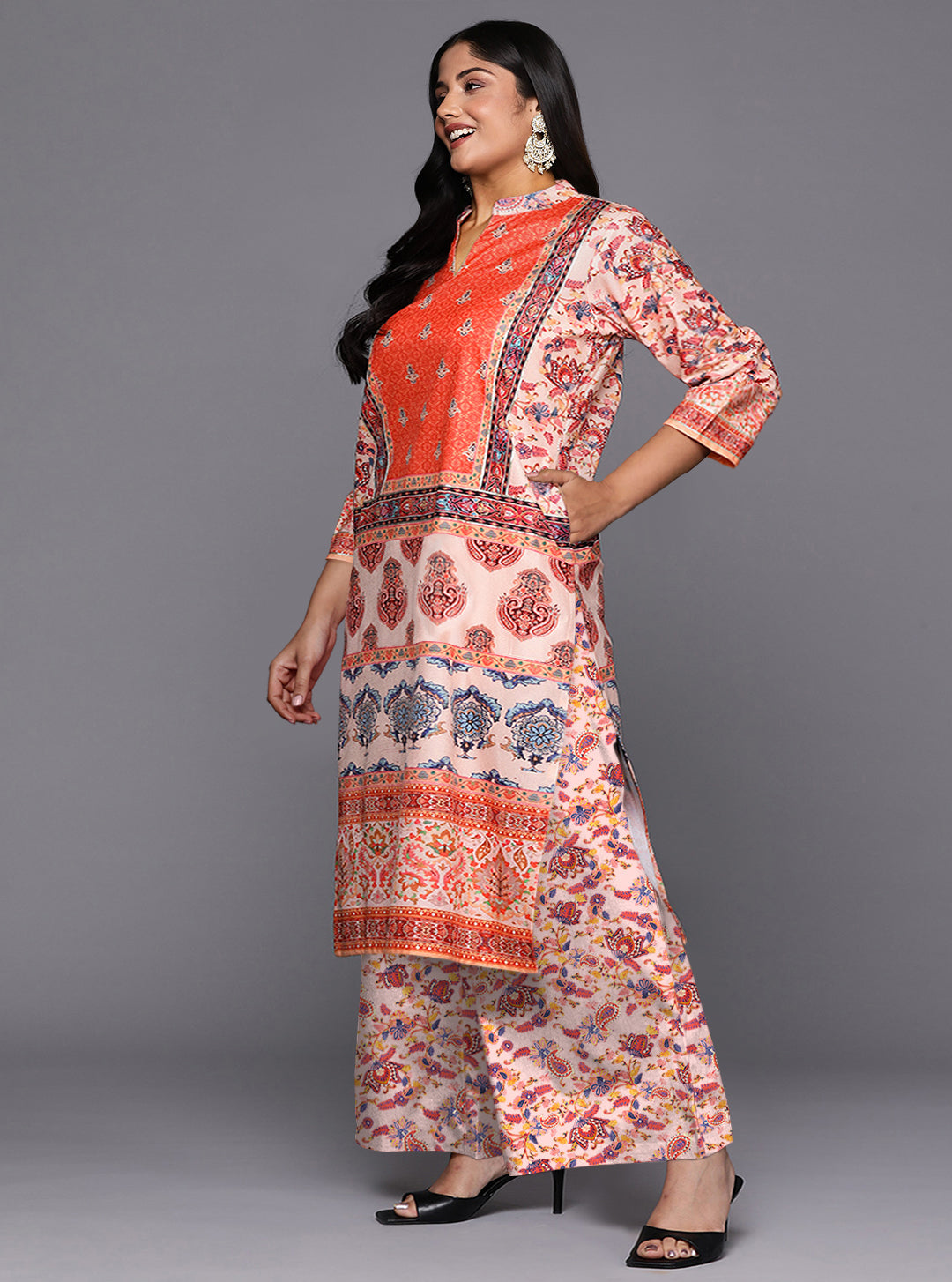 Women Floral Printed Regular Gotta Patti Velvet Kurta with Palazzos